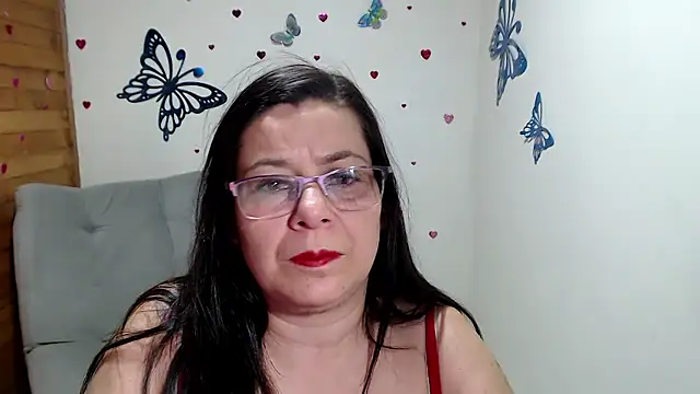 lilisa777 (F milf) - show with cream and toys for 10 minutes