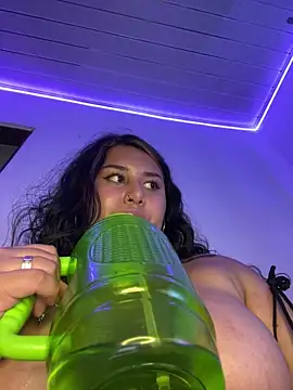 Webcam Model (Nicky-222)  is live.Free join now!