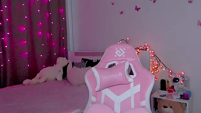 Naughty_Mable's Stripchat show and profile