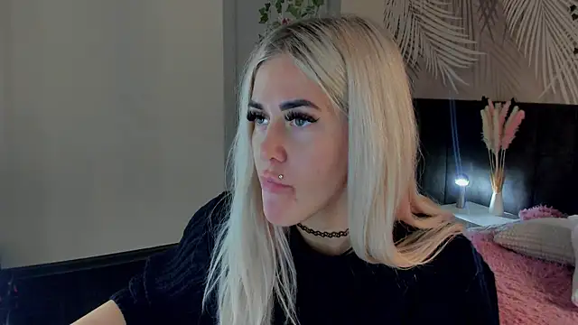 kira_key - Kira_Key's free webcam - UK Sex Cams