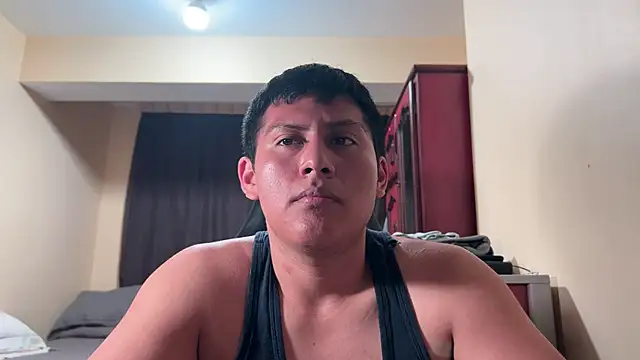JoshuaTls08 live cam screenshot male on TokenKeno — Tip, Play & Watch Live Cams