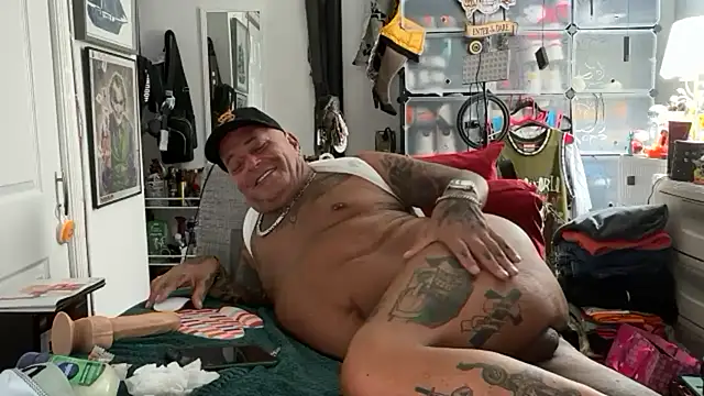 lovetatts64 (M grandpa) - to get alot of viewers to become popular