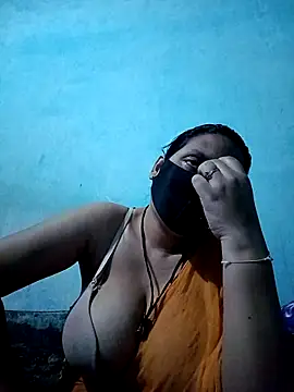 ripa- (F mature) - Boobs show