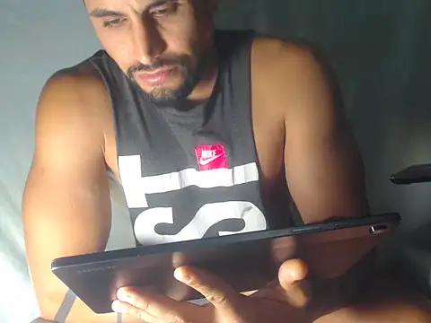 sebasx412 - Sebasx412's free webcam - UK Sex Cams