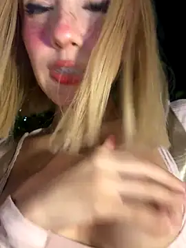 SweetBunnyGF's Stripchat show and profile