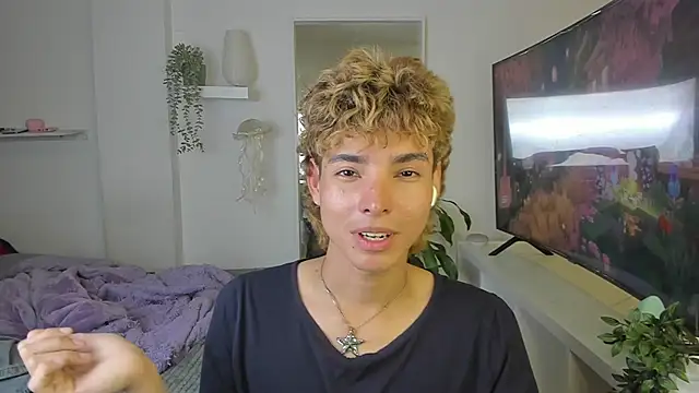 santy-kitty (M twink) - cum show