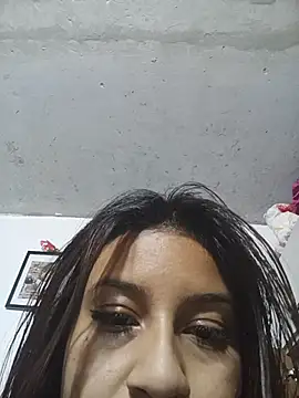 hotlina22 (F young) - oil on my tits