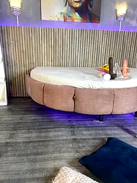 Webcam Model (Saracooper__)  is live.Free join now!