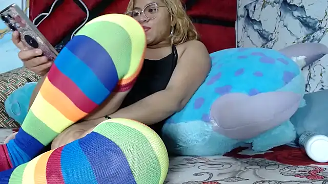 hot_lady19 (F young) - Touching her breasts in the street