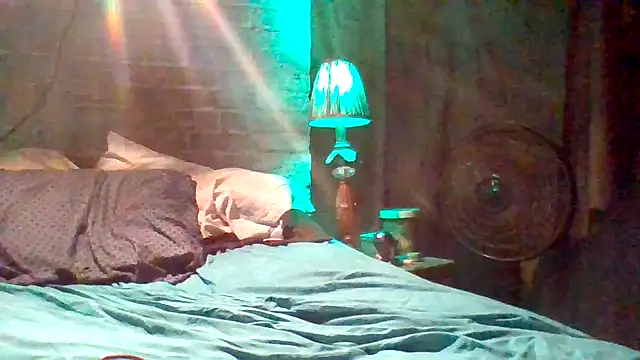 cowboy815 (Ask my age) - work shirtless