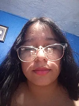 Leslydeleon23 webcam stripchat model stream image