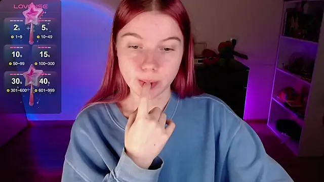 strawberry_juli (F teen) - naked show