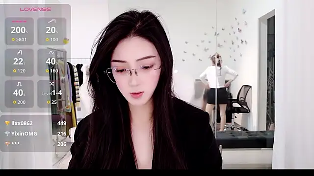 yangyang-777 Live Webcam on Stripchat