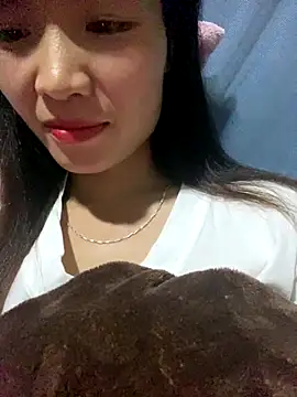 Webcam Model (Yunzang)  is live.Free join now!