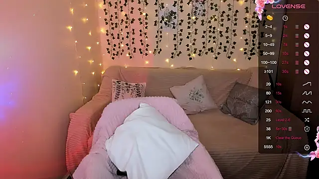 evaa_braunn - Evaa_Braunn's free webcam - UK Sex Cams