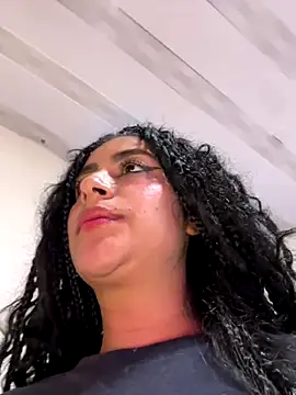 Live webcam thumbnail of Lady_Rey from co. Watch my show!