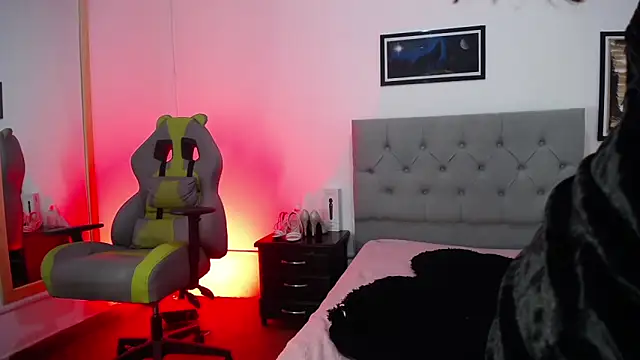 esmeraldaa- (F young) - seme effect cream on my ass 🥵🍑