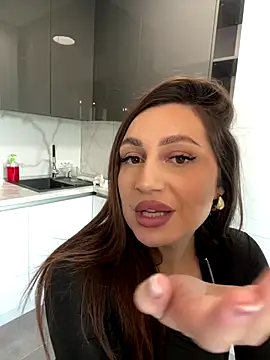 Webcam Model (claraxjoyy)  is live.Free join now!