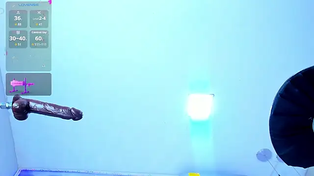 valentinomoreti (M young) - STRETCH LIL HOLE, BIGGER DICK TO FUCK!!