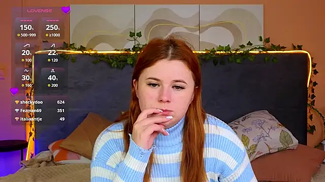 Live webcam thumbnail of Eva_Starlight from . Watch my show!