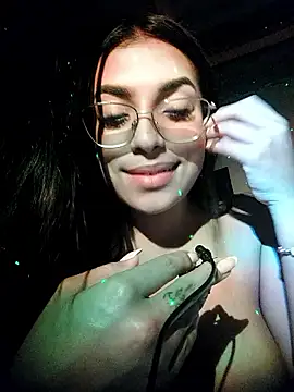 linda_saenz_ (F teen) - wet my bed