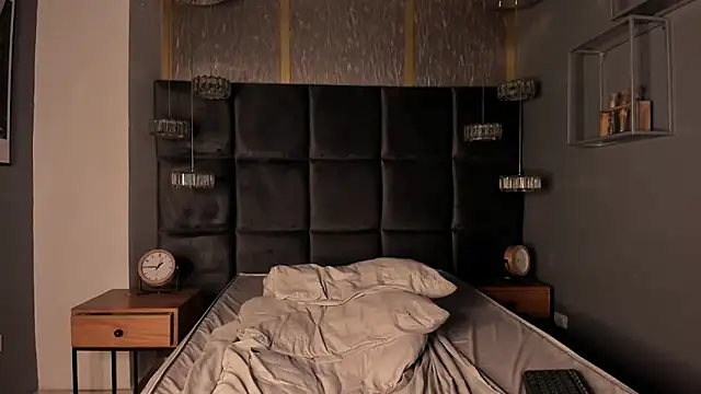 hunterheat_ (M twink) - stripetase+ tour body + oil