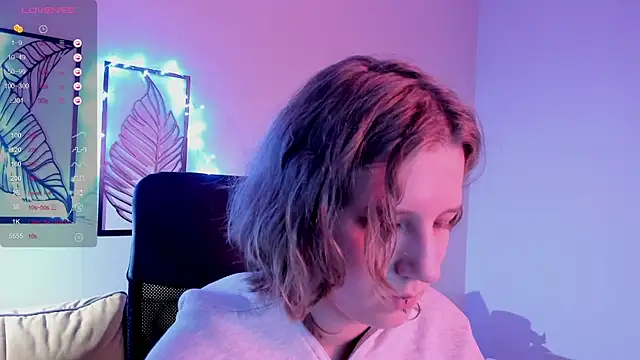 hailey_foxy (F teen) - topless 10 min