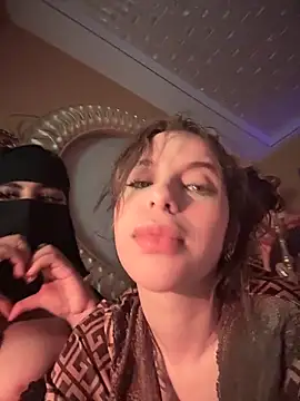 queentaraf999 - Queentaraf999's free webcam - UK Sex Cams