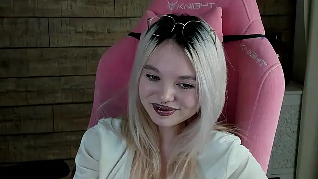 annadelon - AnnaDelon's free webcam - UK Sex Cams