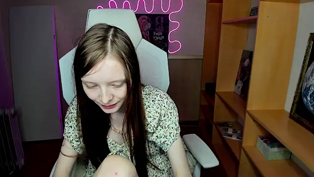 AliceHaris live cam screenshot female on Ufotopia – Live Cams & Video Chat Community