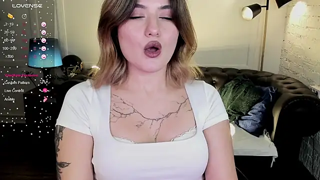 dark_moni - Dark_Moni's free webcam - UK Sex Cams