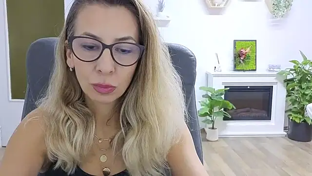 Live webcam thumbnail of SukyGirl from . Watch my show!