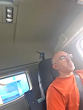 crosss-23cm (Ask my age) - Gratis Video