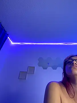 Webcam Model (Daliila_11)  is live.Free join now!