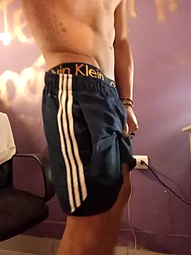 leonroots - LeonRoots's free webcam