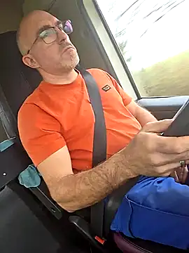 crosss-23cm (Ask my age) - Gratis Video