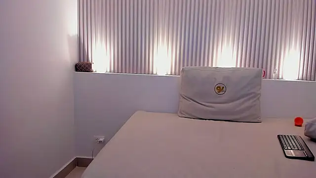 emily_hailey (F teen) - 🔥Big SQUIRT