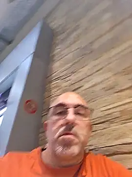 crosss-23cm (Ask my age) - 2 gratis videos