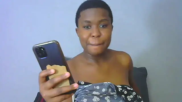  shy-lillyX22 chat room