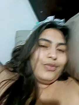 Webcam Model (xandra252)  is live.Free join now!