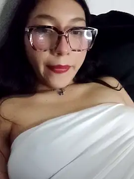 Webcam Model (Umaru_uwu)  is live.Free join now!