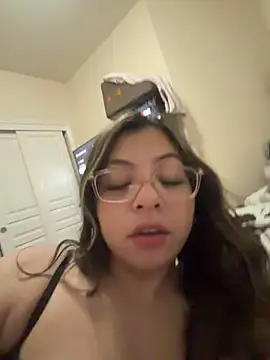 Webcam Model (bunnygorl12)  is live.Free join now!