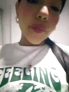 SweetFortuner live cam screenshot female on TokenKeno — Tip, Play & Watch Live Cams