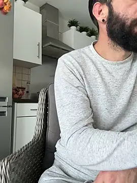  Michel_huge chat room