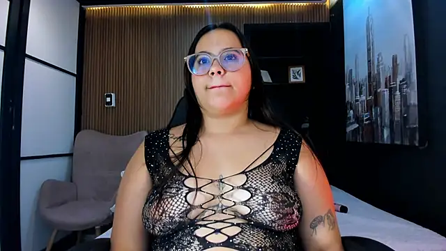 zairajames (F teen) - show pussy + dildo play x3 min