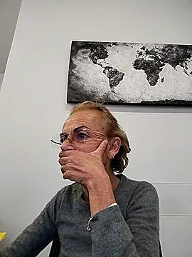 clarabell4 (Ask my age) - Strip underwear