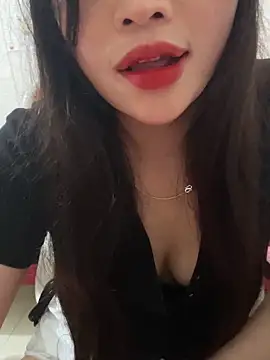 Lissa_xinh09 live cam screenshot female on TokenKeno — Tip, Play & Watch Live Cams