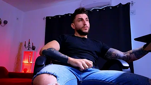 mightyaaron66 - MightyAaron66's free webcam - UK Sex Cams