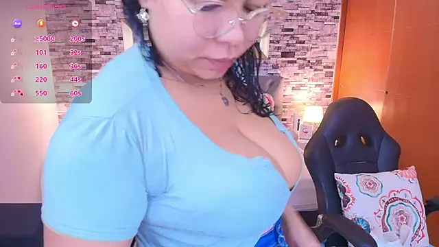 italyy__boobs - Italyy__boobs's free webcam - UK Sex Cams