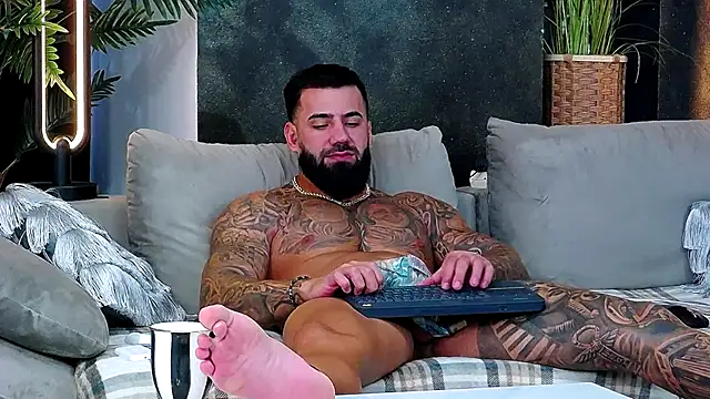 masterkingofmusclee - Masterkingofmusclee's free webcam - UK Sex Cams